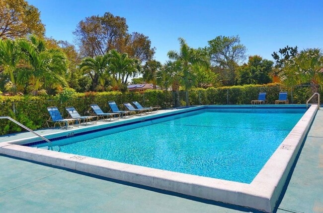 Building Photo - 2730 Forest Hills Blvd