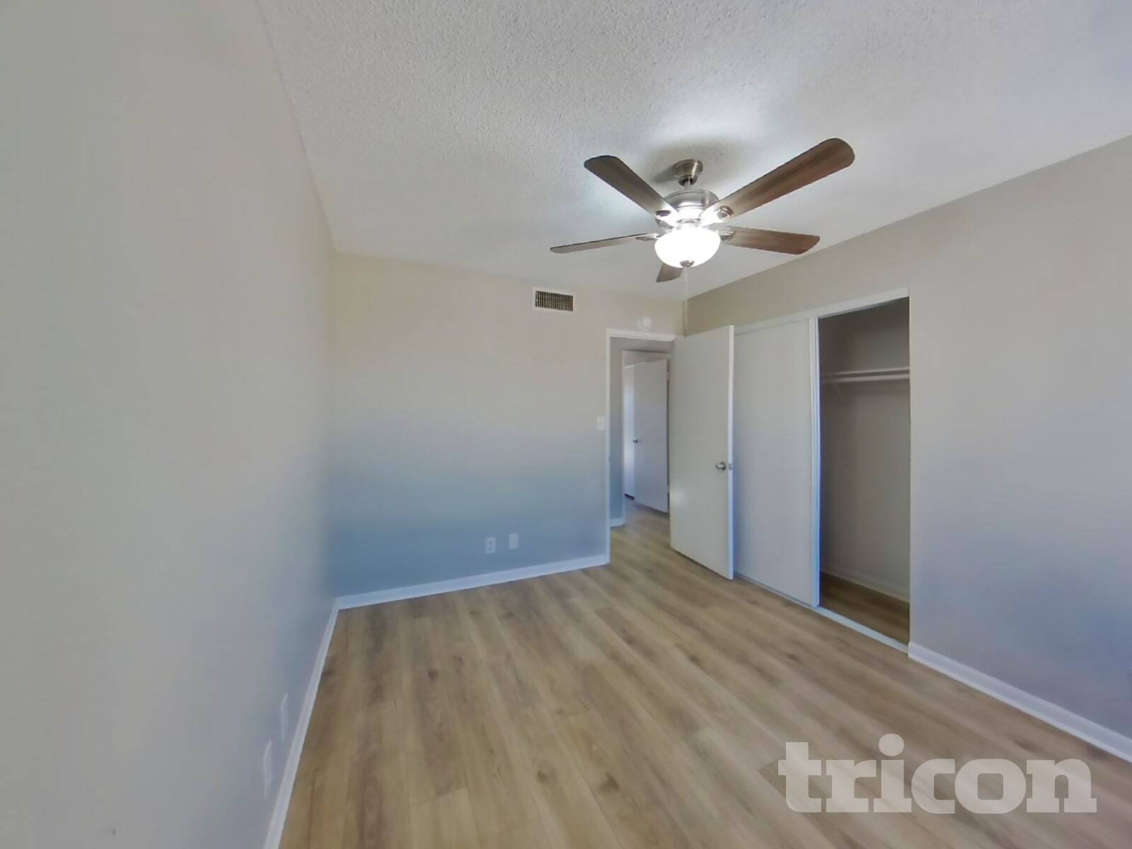 Building Photo - 823 W Juanita Cir