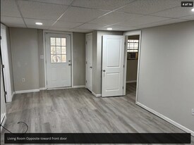 Building Photo - 1319 Schwab Rd