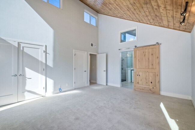 Building Photo - 348 La Mesa Ave