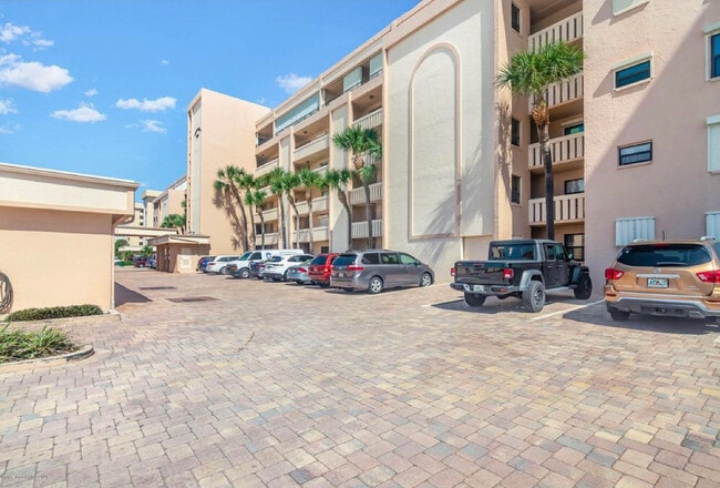 Building Photo - 995 N Highway A1A