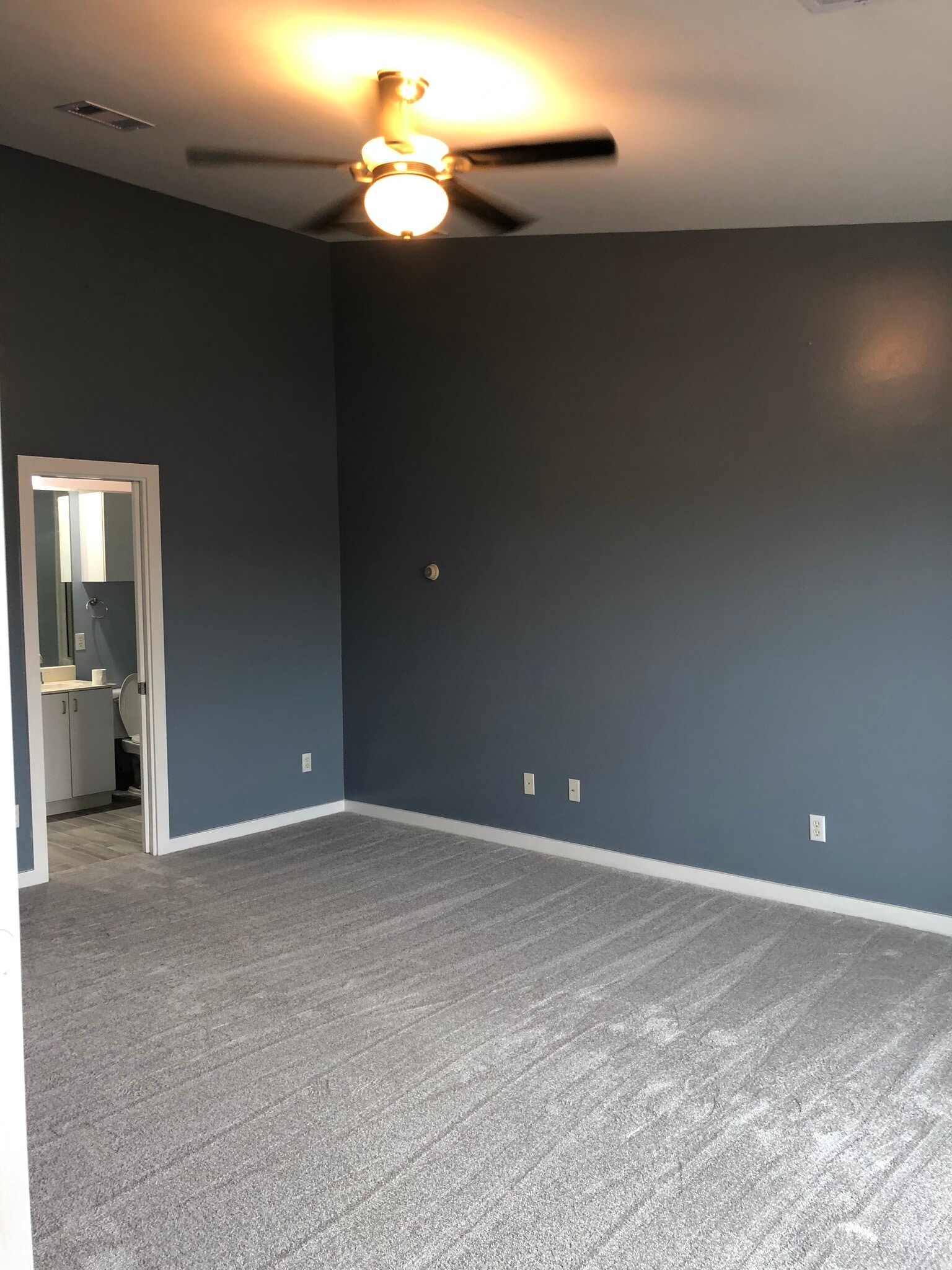 New carpets in bedrooms - 2716 Chenevert St