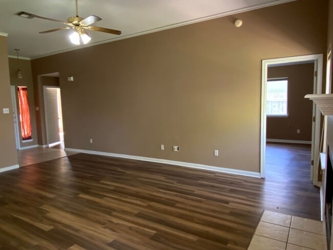 Building Photo - 146 Meadowlark Cir