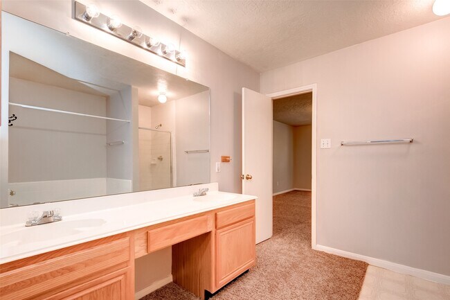 Building Photo - 12654 Pine Bush Dr
