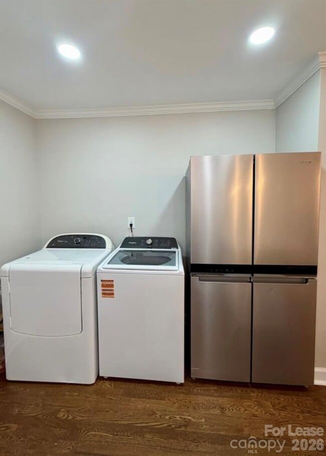 Building Photo - 4201 University Dr