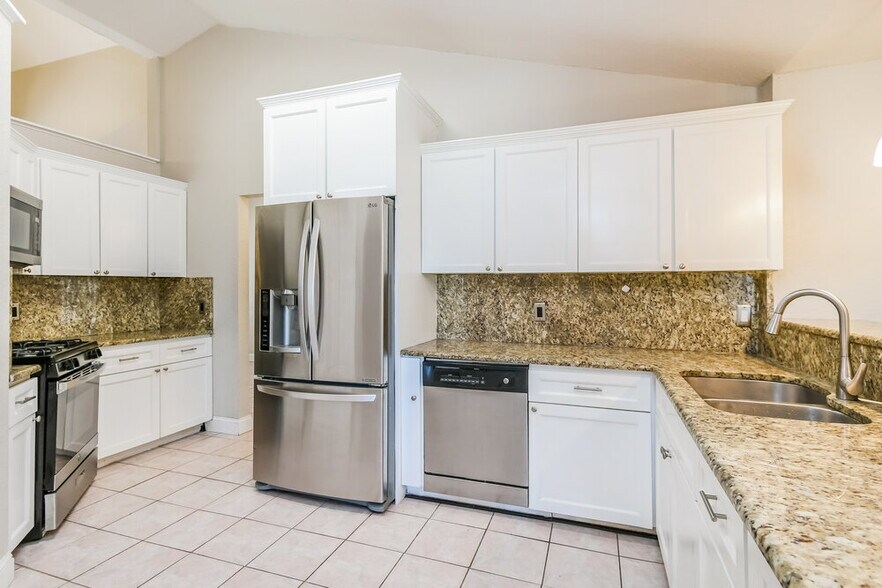 Building Photo - 264 Daisy Estates Dr