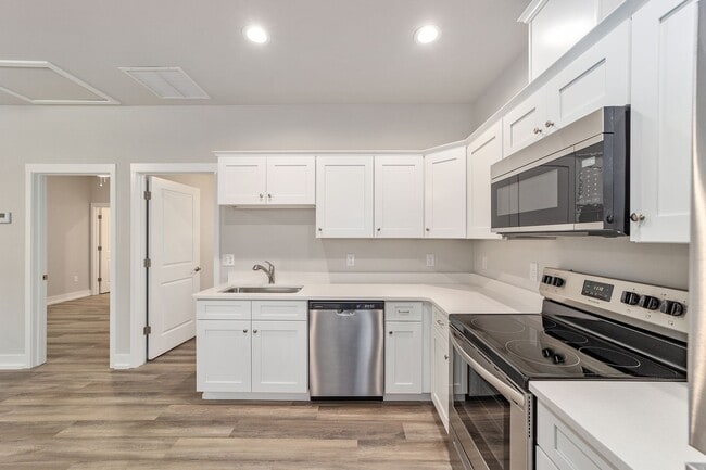 Building Photo - 2BR/2Bath Located in the heart of Gainesvi...