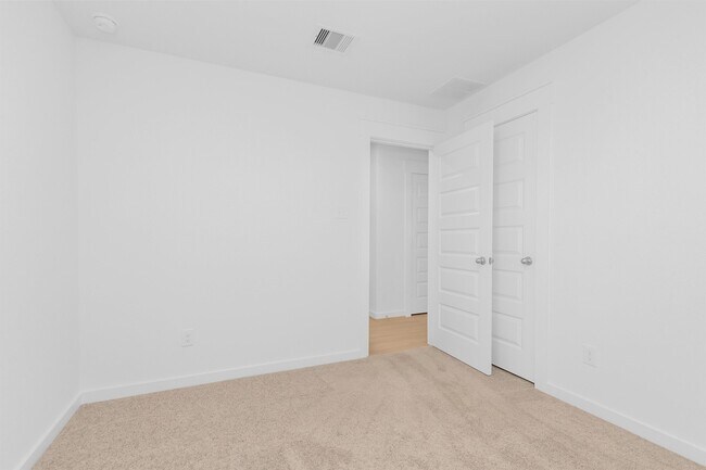 Building Photo - 40723 Mostyn Lake Dr