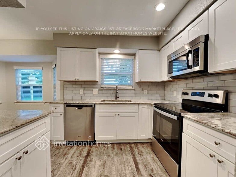 Building Photo - 5668 Jamaica Cir