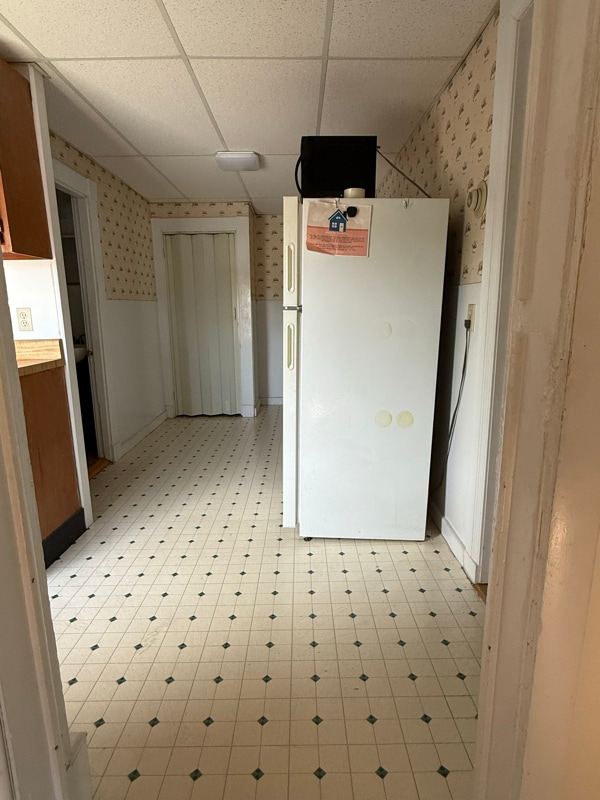 Building Photo - 399 Center St