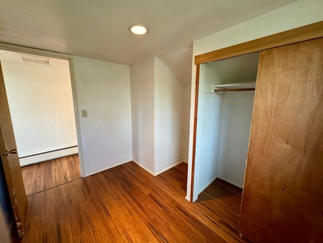 Building Photo - Beautiful 4 Bedroom, 2 Bath with Bonus Room in the Whiteaker Neighborhood!