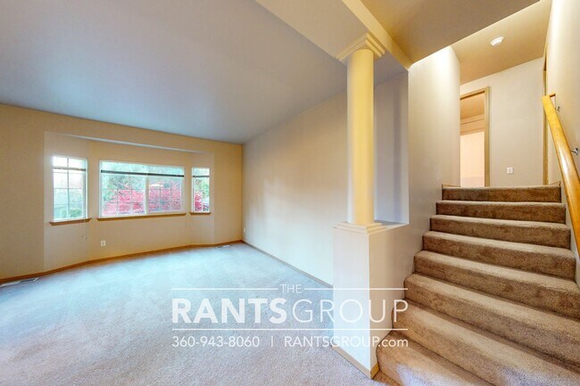 Building Photo - Great Location!  Quiet Neighborhood!