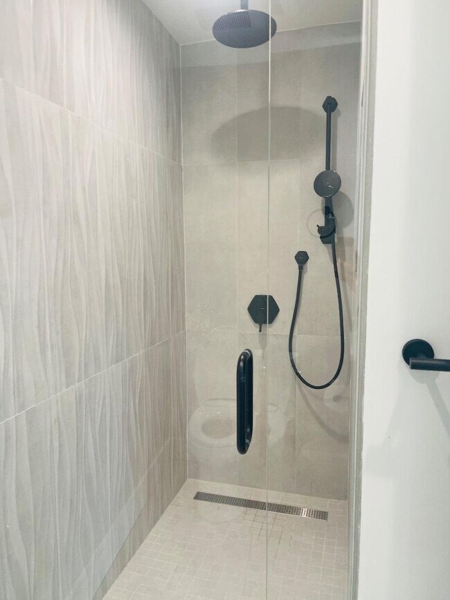 Building Photo - 3495 Meridian Ave