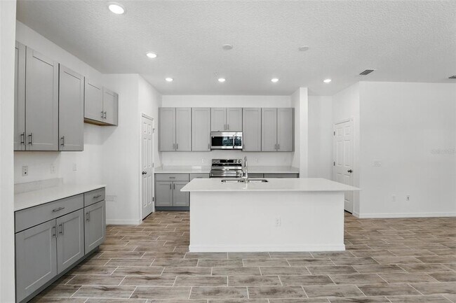 Building Photo - 1432 silver lining way