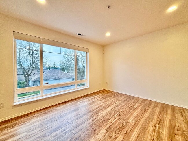 Building Photo - Convenience at Your Doorstep – Townhome for Rent in Newcastle