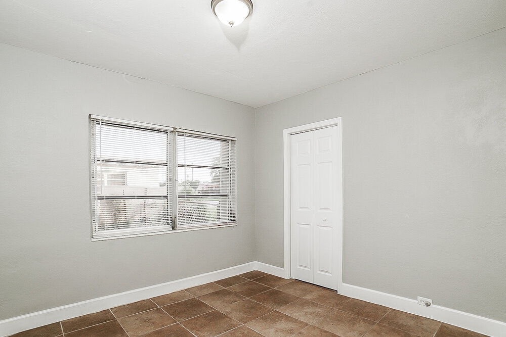 Building Photo - 16401 NW 21st Ave