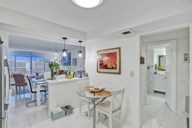 Building Photo - 18041 Biscayne Blvd