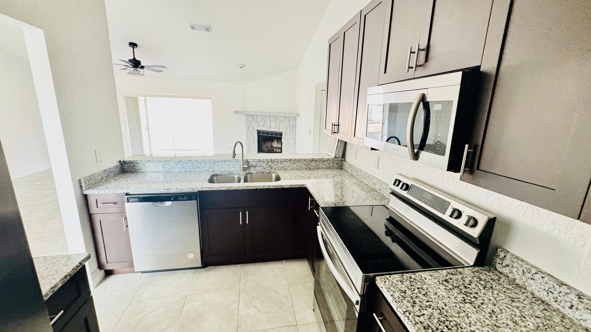 Building Photo - 225 Rail Ave