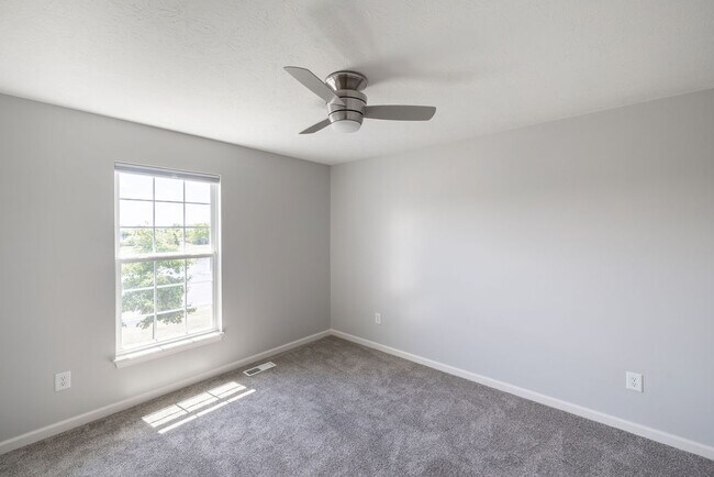 Building Photo - 8965 Snowberry Court