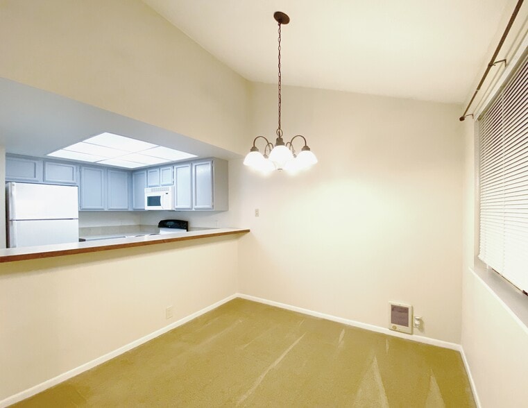 Building Photo - 14625 SW Grayling Ln