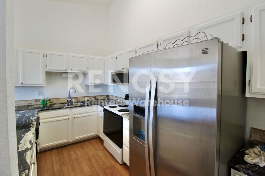 Building Photo - 537 Canyon View Dr