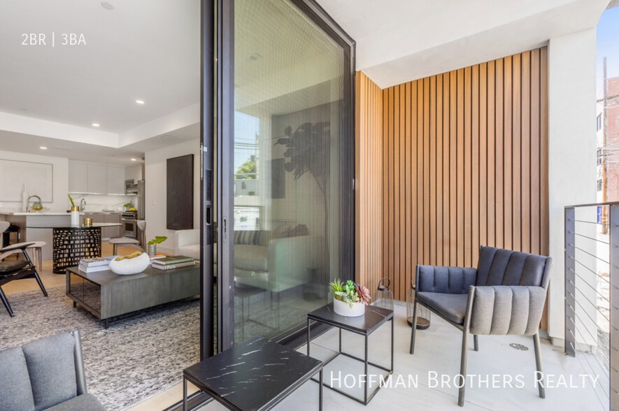 Building Photo - 1415 Reeves St