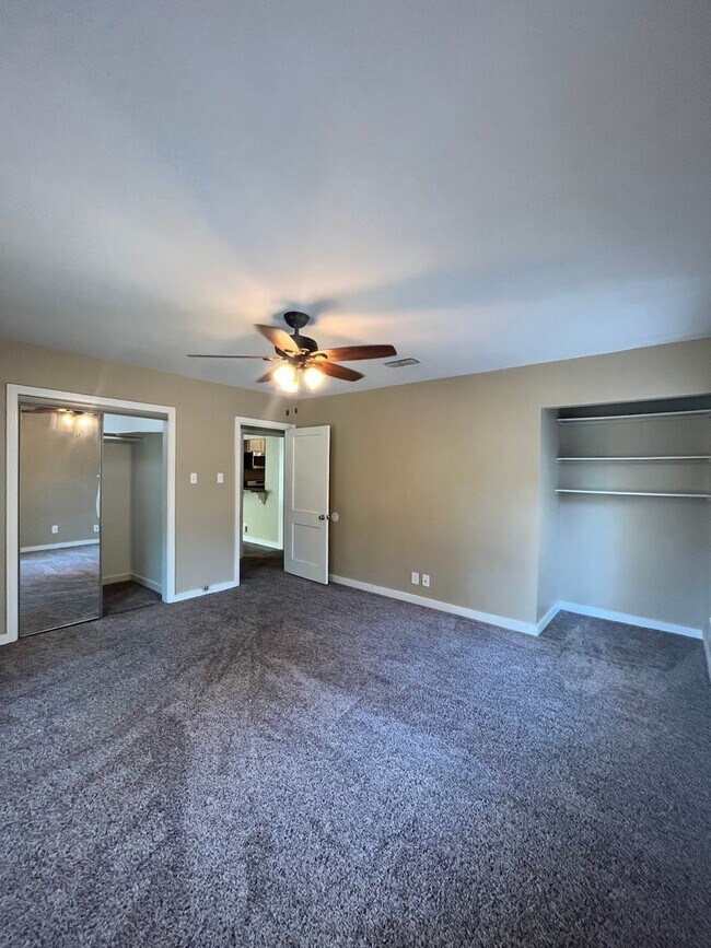 Building Photo - 436 Southgate Ave