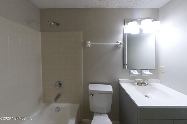 Building Photo - 8338 Knotts Landing Dr E