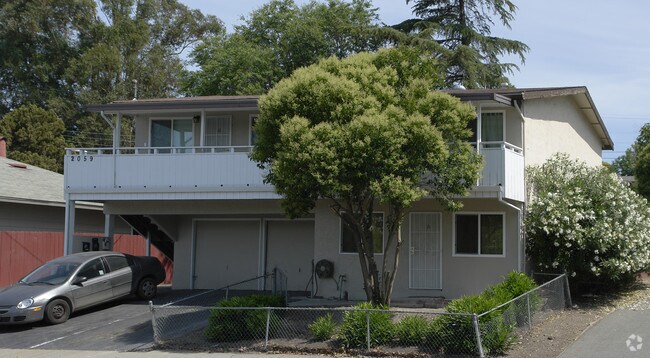Building Photo - 2059 Solano Way