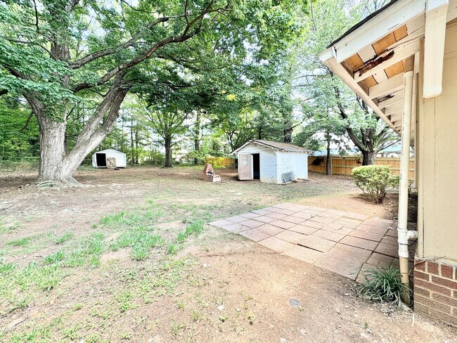 Building Photo - Renovated 2 Bedroom with Optional Third