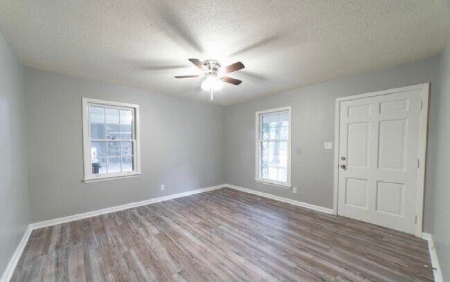 Dining Area - 1728 Forrest Dr