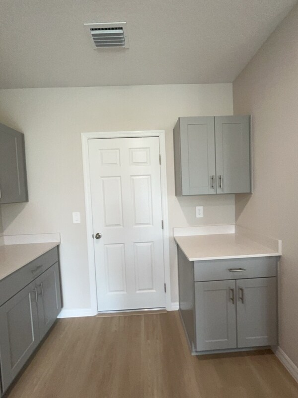 Building Photo - 4075 Gardenia Ave
