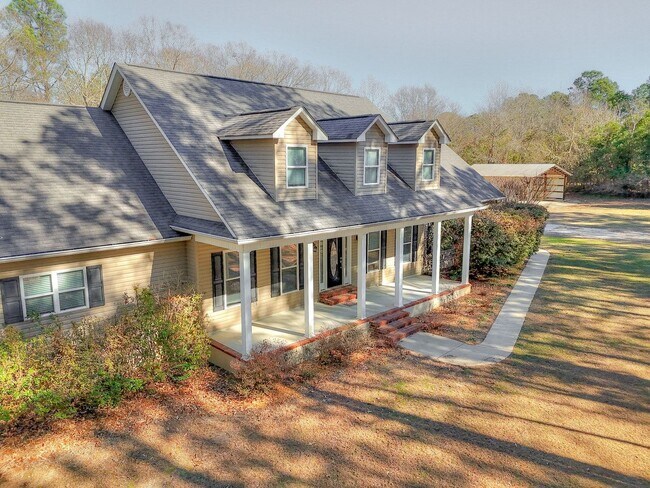 Building Photo - Large House on 3.5 Acres in Harlem