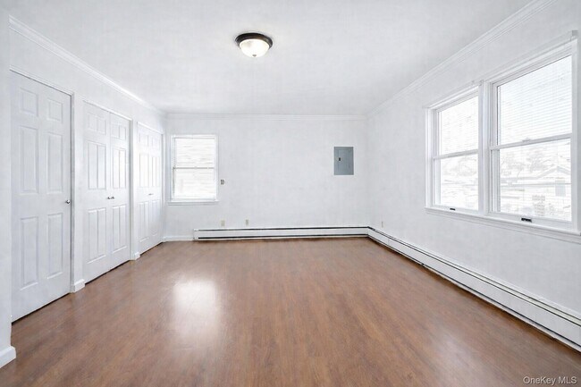 Building Photo - 82A 5th Ave