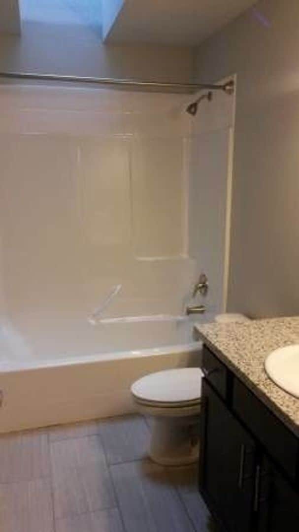 Building Photo - Charming SE Bungalow 3 Bed 2 Bathroom with Washer & Dryer