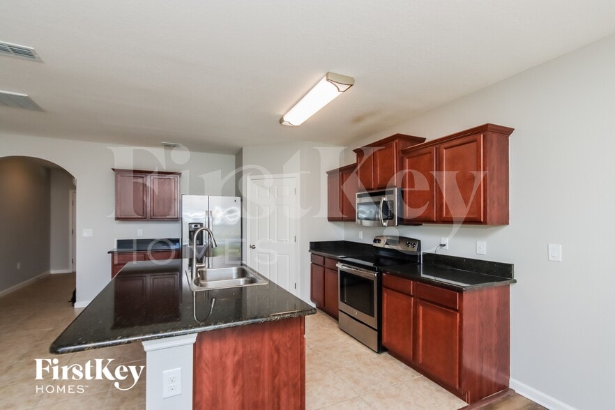 Building Photo - 1992 Elkins Point