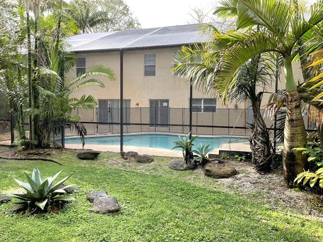 Building Photo - 3733 Lancewood Dr