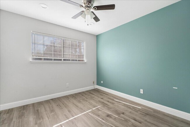 Building Photo - 4006-4008 Tricia Way