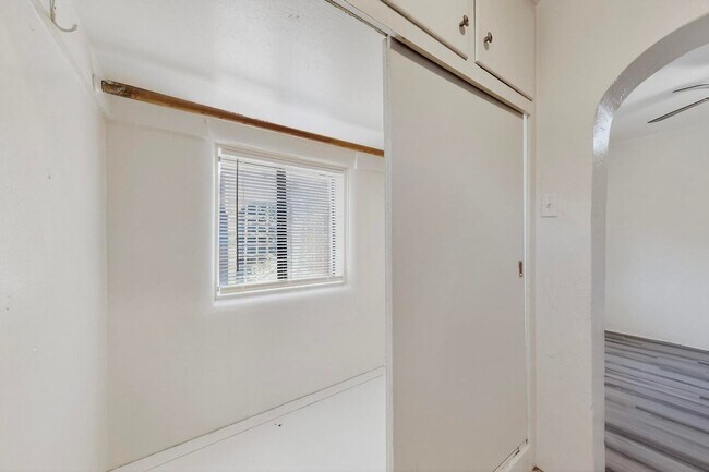 Building Photo - NEAR NORTH VALLEY PUEBLO 2 Bedroom  1 Bath...