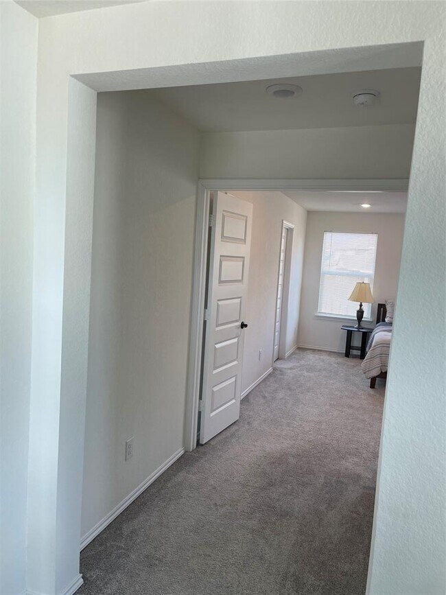 Building Photo - 1537 Sonny Dr