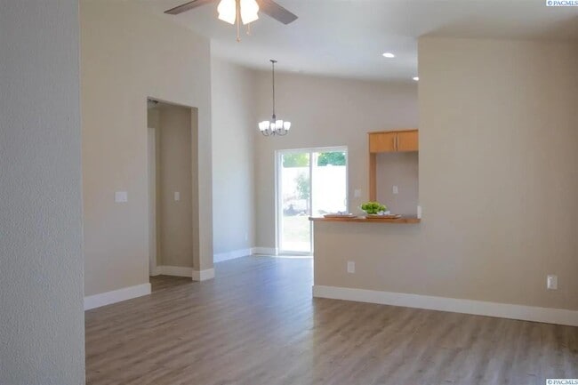 Building Photo - 1580 Brittlebush Ln