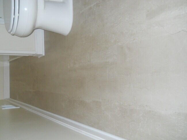 Building Photo - 1498 Winchester Ave