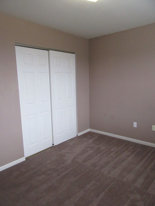 Building Photo - Available July 1st