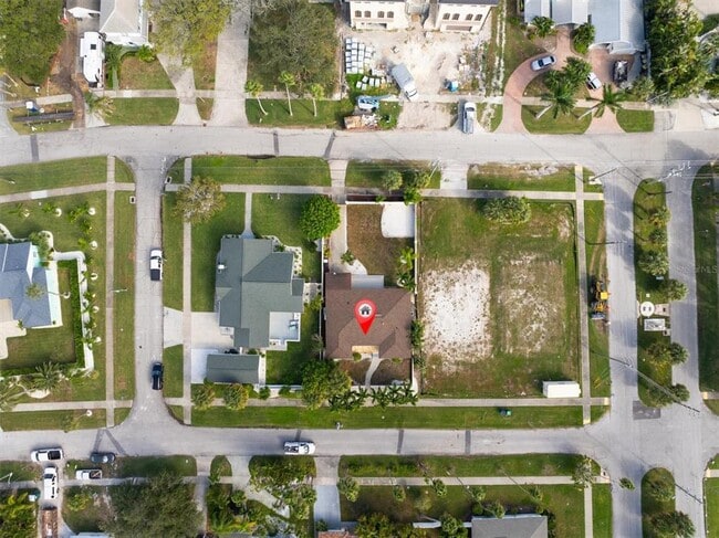 Building Photo - 907 Narcissus Ave