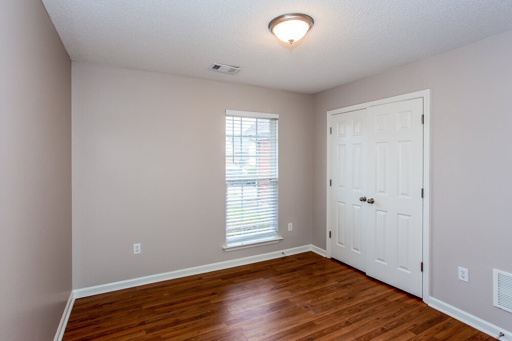 Building Photo - 1720 Cherry Creek Dr