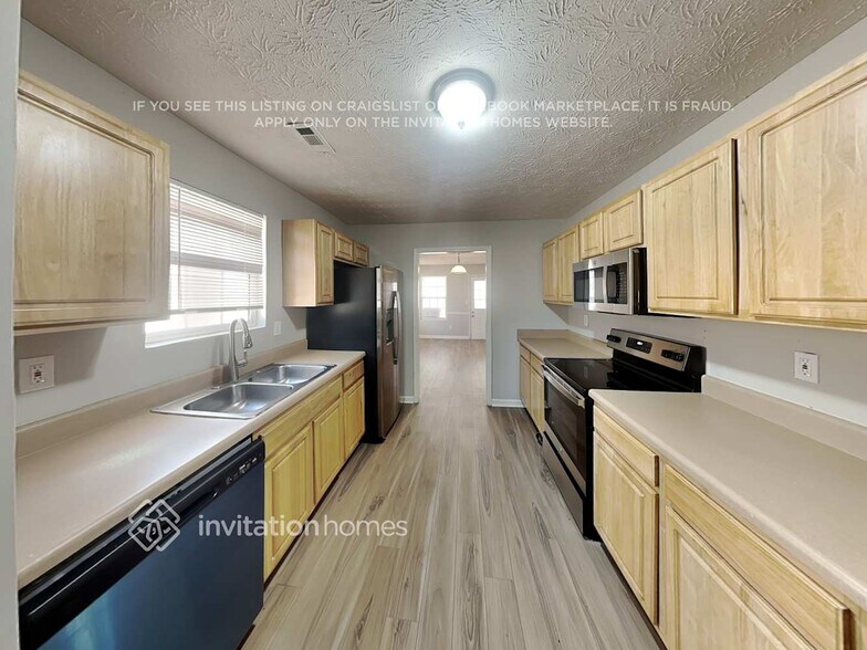 Building Photo - 215 Felton Dr