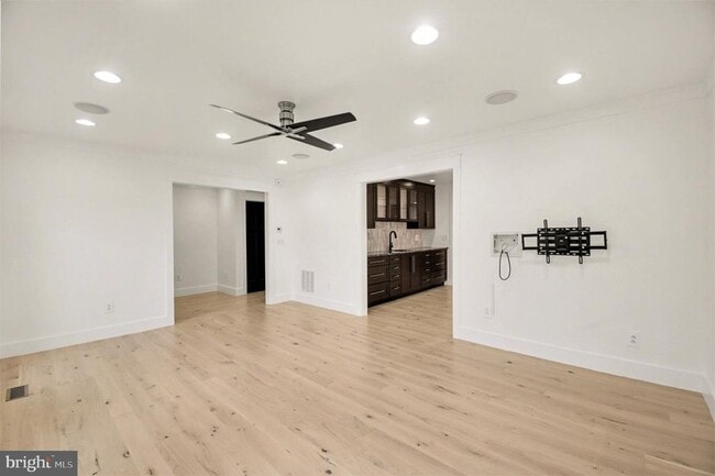 Building Photo - 24 Lipscomb Ct