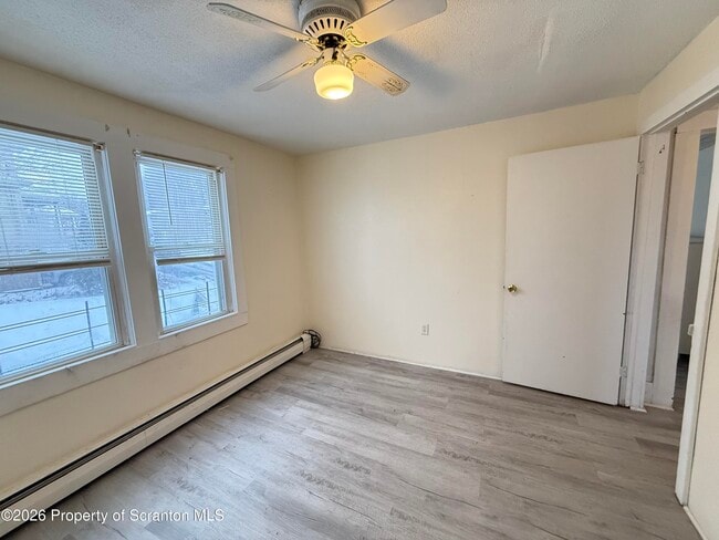 Building Photo - 2140-2140 Pond Ave