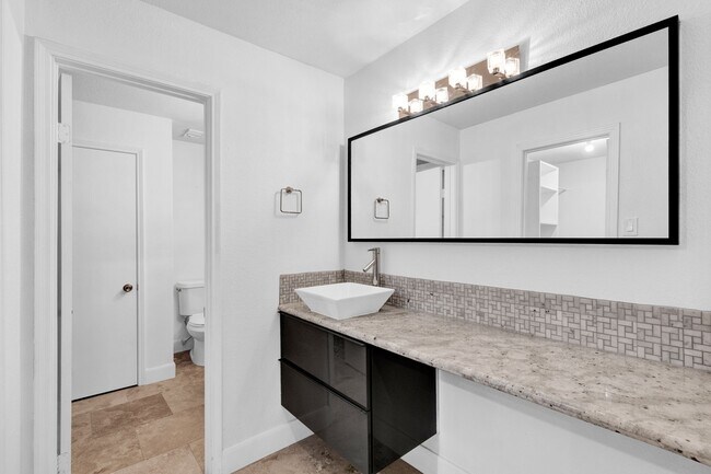 Building Photo - 9800 Pagewood Ln