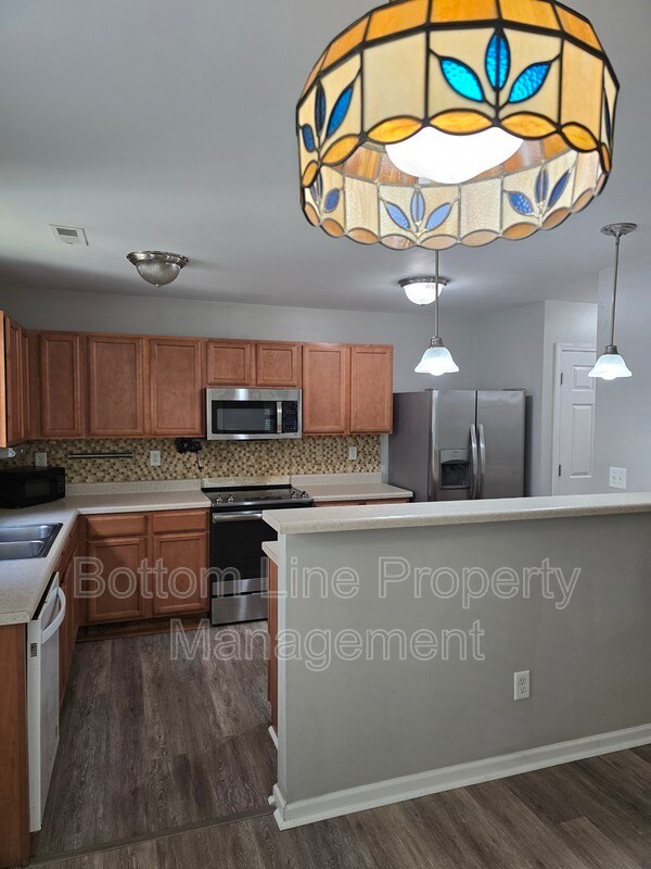 Building Photo - 3850 Fircrest Dr